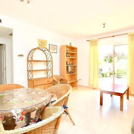Modern In With Shared Pool *
